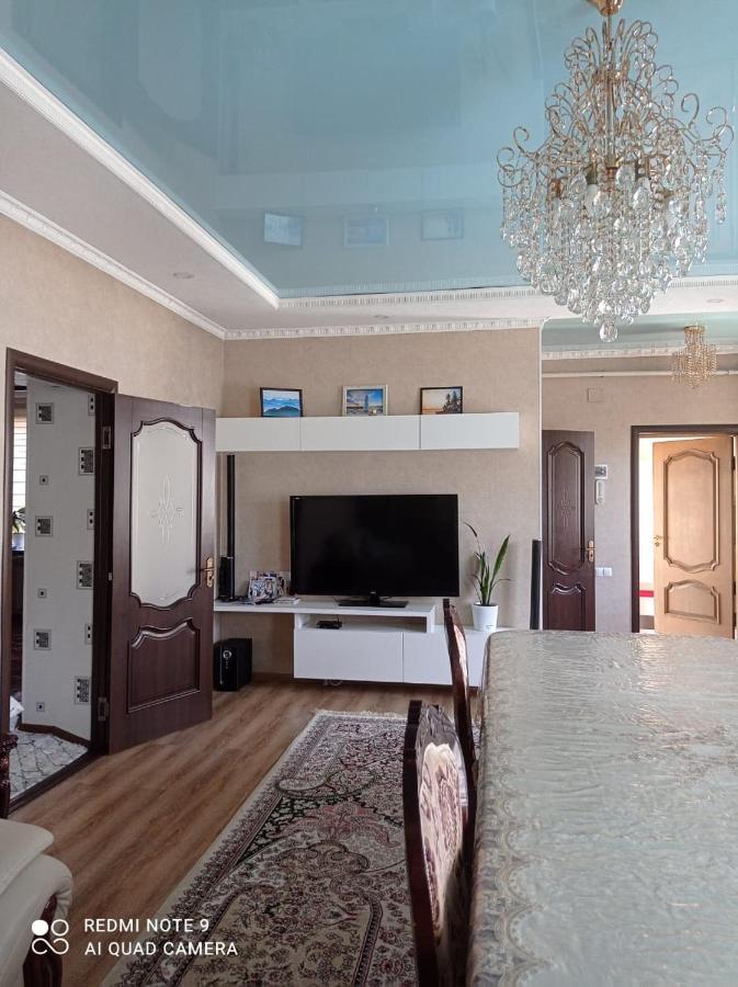Милый Дом Apartment Tokmok Luaran gambar