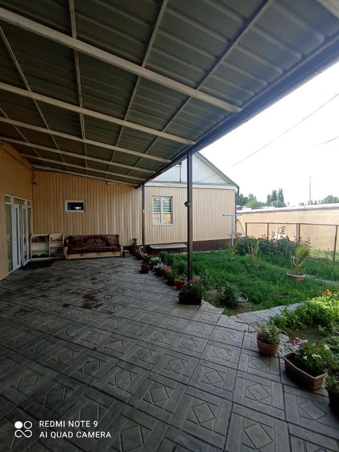 Милый Дом Apartment Tokmok Luaran gambar